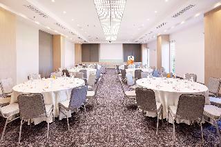 Harris Hotel And Convention Bundaran Satelit