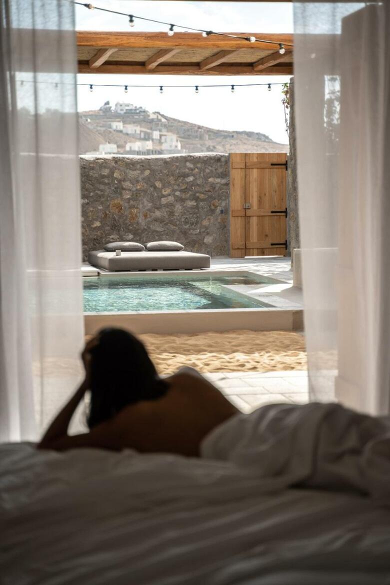 Hotel Nomad