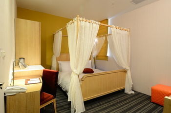 In Young Hotel