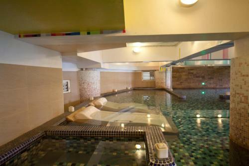 Champagne Hotel