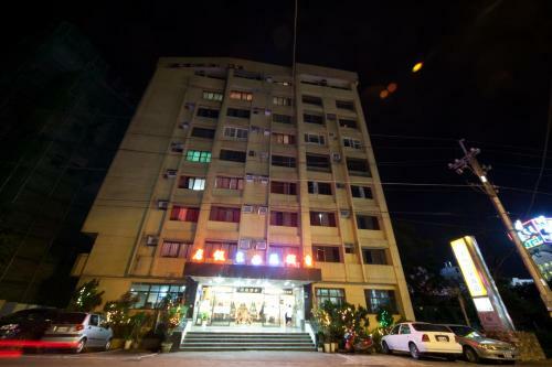 Champagne Hotel