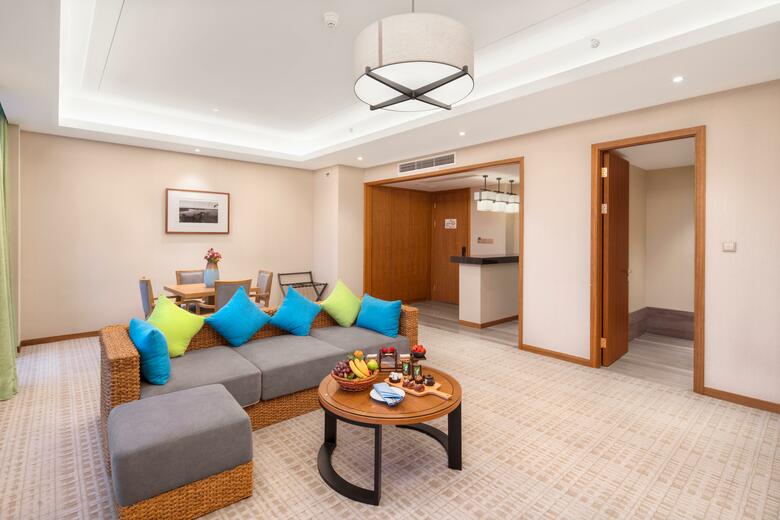 Hotel Intercontinental Sancha Lake