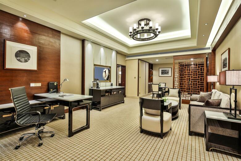 Hotel Intercontinental Sancha Lake