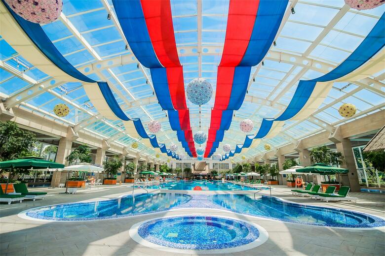 Hotel Intercontinental Sancha Lake