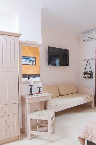 Aparthotel Smaragdi Apts