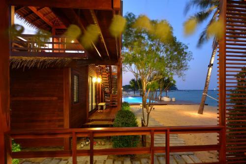 Hotel The Blue Sky Resort @ Koh Payam