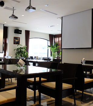 F Hotel - Sanyi