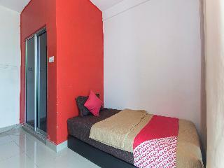 Oyo 439 Night Queen Hotel