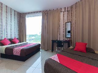 Oyo 439 Night Queen Hotel