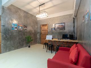 Hotel Oyo 43993 Madsuite