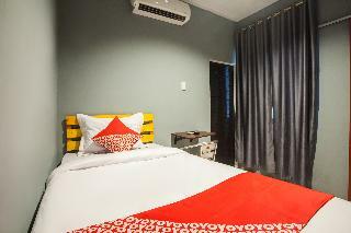 Oyo 990 Stadion Residence