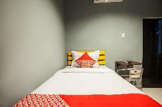 Oyo 990 Stadion Residence