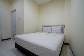 Oyo 2246 Kost 97