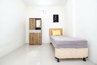 Oyo Life 1817 Kost Agus Salim
