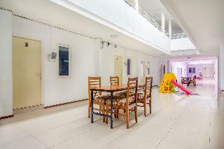 Oyo 2339 Jennaira Kost