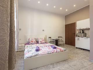 Aparthotel Queens Apartments