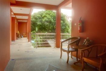 Hostal Baan To Guesthouse