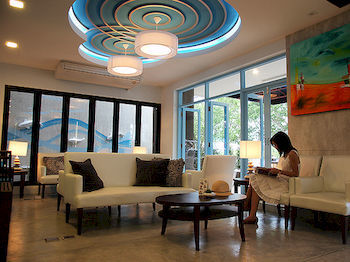 Hostal Apo Hotel