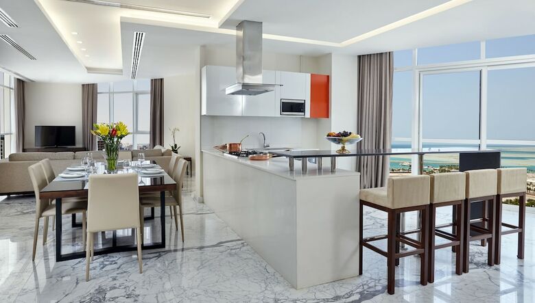 Hotel Staybridge Suites Doha Lusail