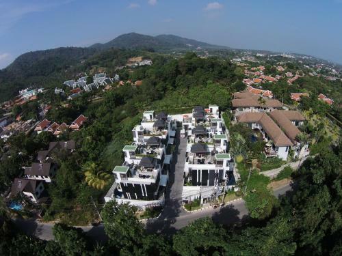 Villa Phuket Deluxe - By The Lake