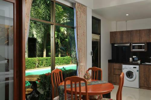 Palm Oasis Boutique Hotel