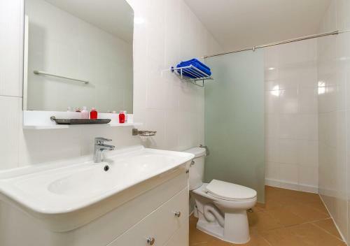 Hostal Tropical Sands