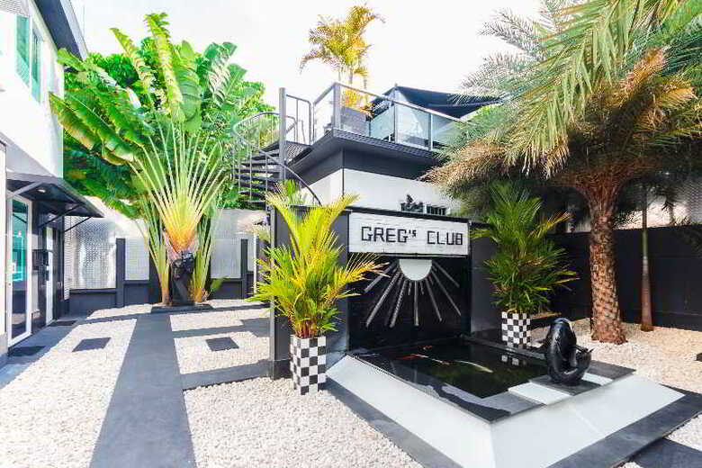 Hotel Greg's Club