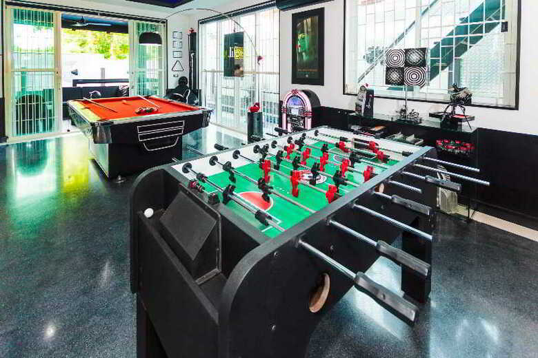 Hotel Greg's Club