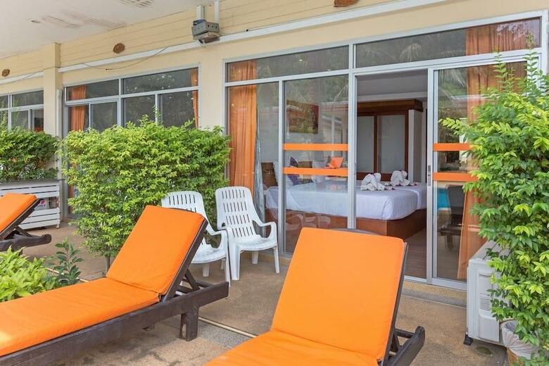 Hotel Phuket Sea Resort