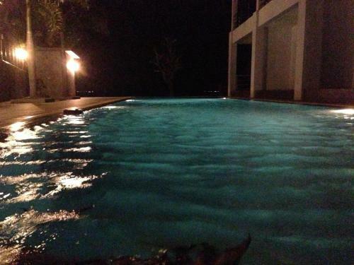 Apartamentos Chalong Beach Front Residence