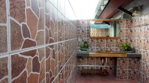 Hostal Baan Kamala Hostel & Guesthouse