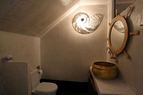 Hostal Baan Kamala Hostel & Guesthouse