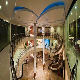 The Pinnacle Hotel And Suites