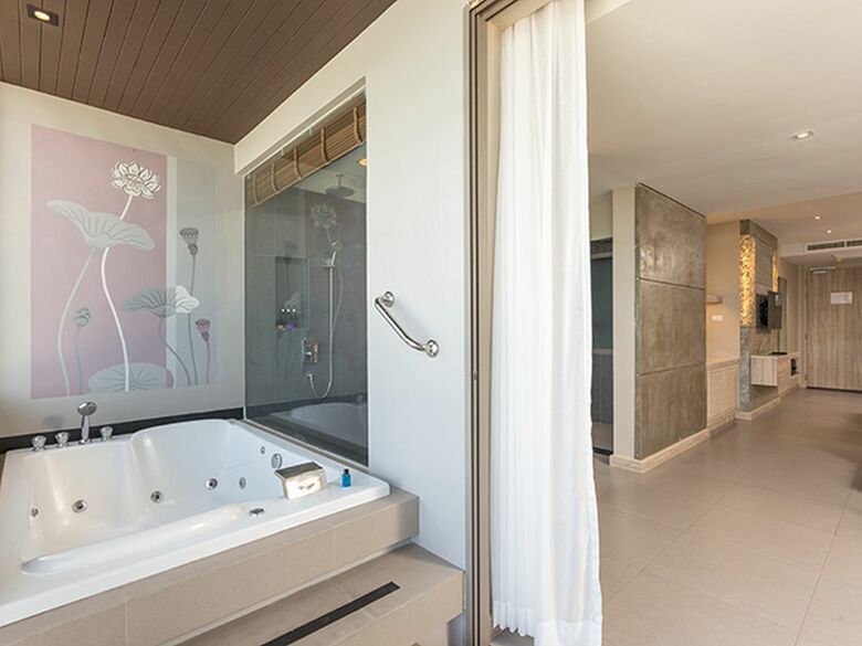 Cape Sienna Hotel & Villas