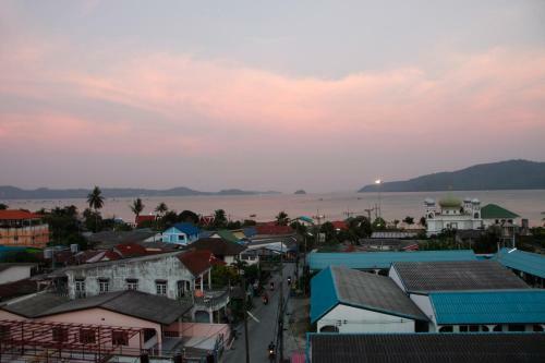 Apartamentos Raya Rawai Place