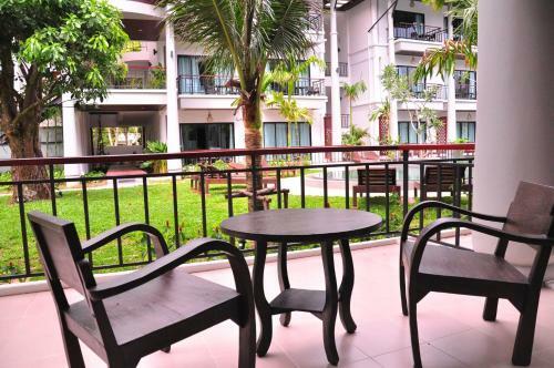 Hotel Navatara Phuket Resort