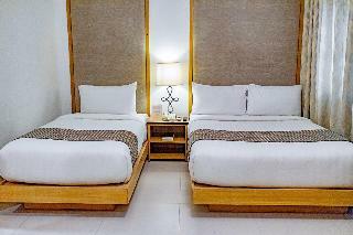 Hotel Crown Regency Courtyard Resort