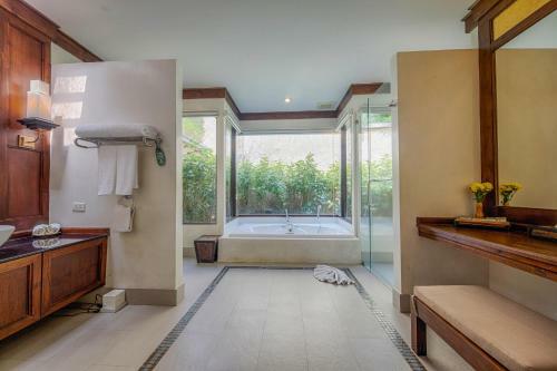 Hotel Nora Beach Resort & Spa
