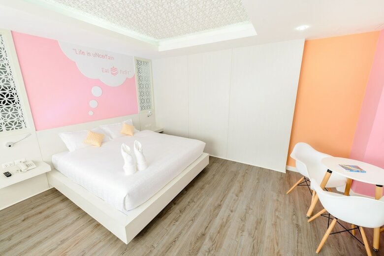 Hotel The Tint At Phuket Town