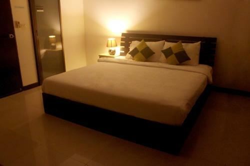 Hostal Phuket Point Guesthouse