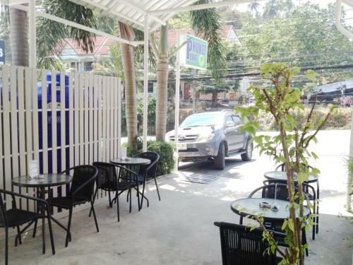 Hostal Phuket Point Guesthouse
