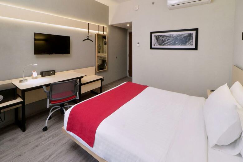 Hotel City Express Plus Monterrey Galerias
