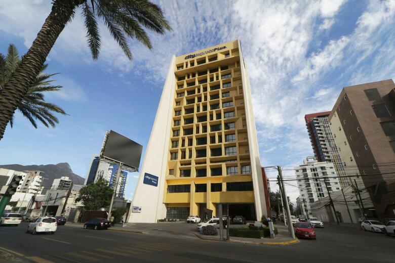 Hotel City Express Plus Monterrey Galerias