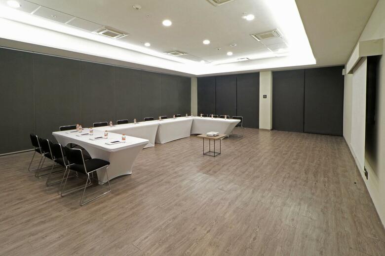 Hotel City Express Plus Monterrey Galerias