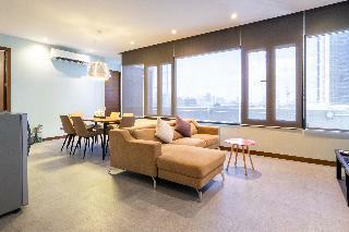 Oyo 146 Solace Hotel