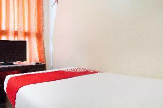 Hotel Oyo 153 Monclaire Suites