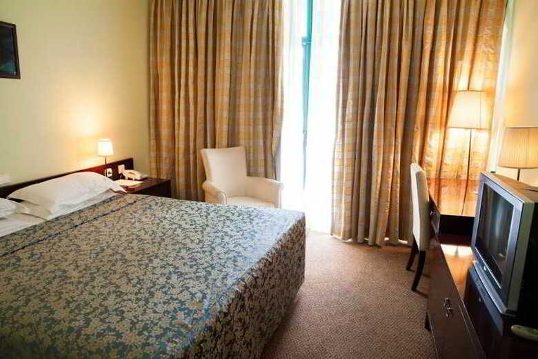 Gorillas Lake Kivu Hotel