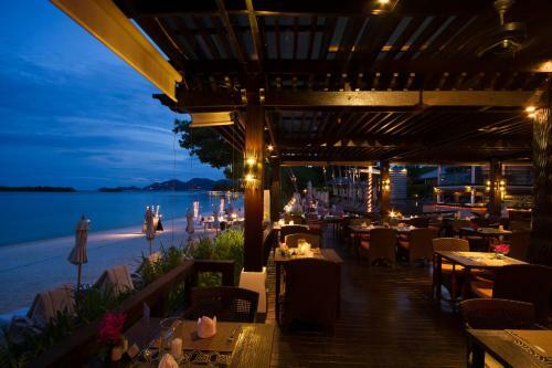 Hotel Sareeraya Villas & Suites