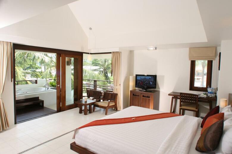 Hotel Evergreen Resort