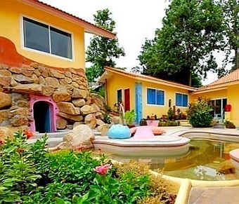 Pandora Lifestyle Hotel